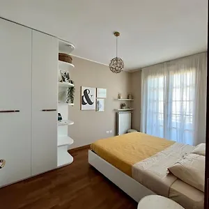 https://casa-di-lillo.it-lombardy.com